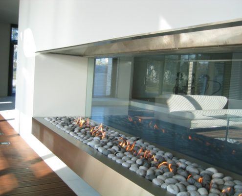 Panorámico a gás, aqui apresentado numa piscina  construido em aço inox.  ampoliado e decorado com seixos em cerâmica vista D 3.80m